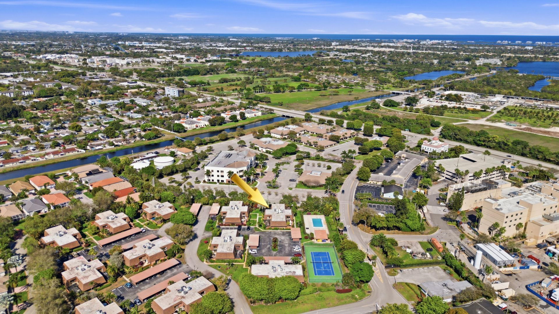 9 Atrium Circle, Unit C, Atlantis, FL 33462 Photo