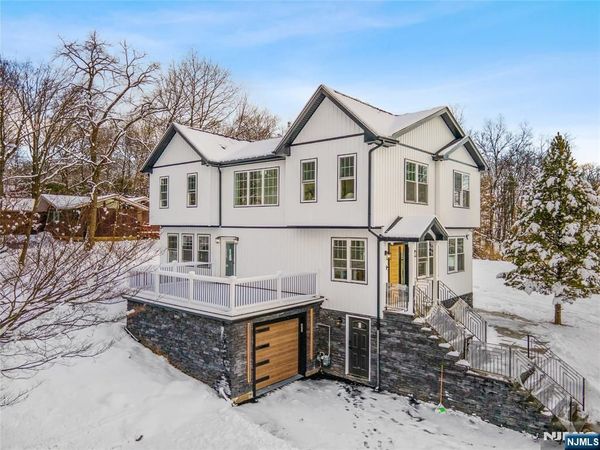 10 Old Rifle Camp Road, Woodland Park, NJ 07424