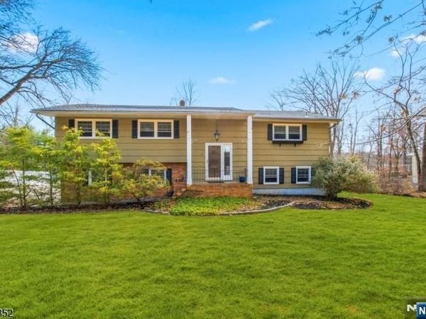 31 Blue Ridge Avenue, GREEN BROOK, NJ 08812