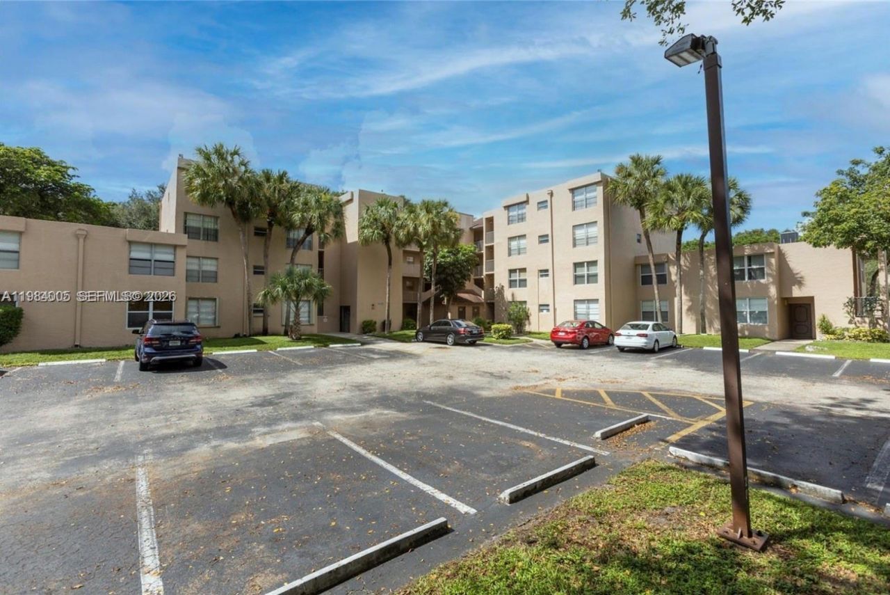 9430 Live Oak Pl , Unit 407, Davie, FL 33324 Photo