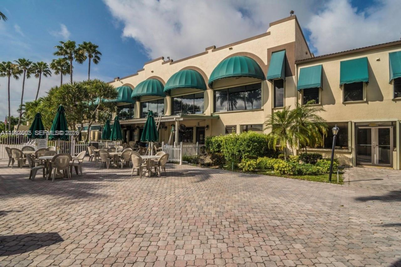 9430 Live Oak Pl , Unit 407, Davie, FL 33324 Photo