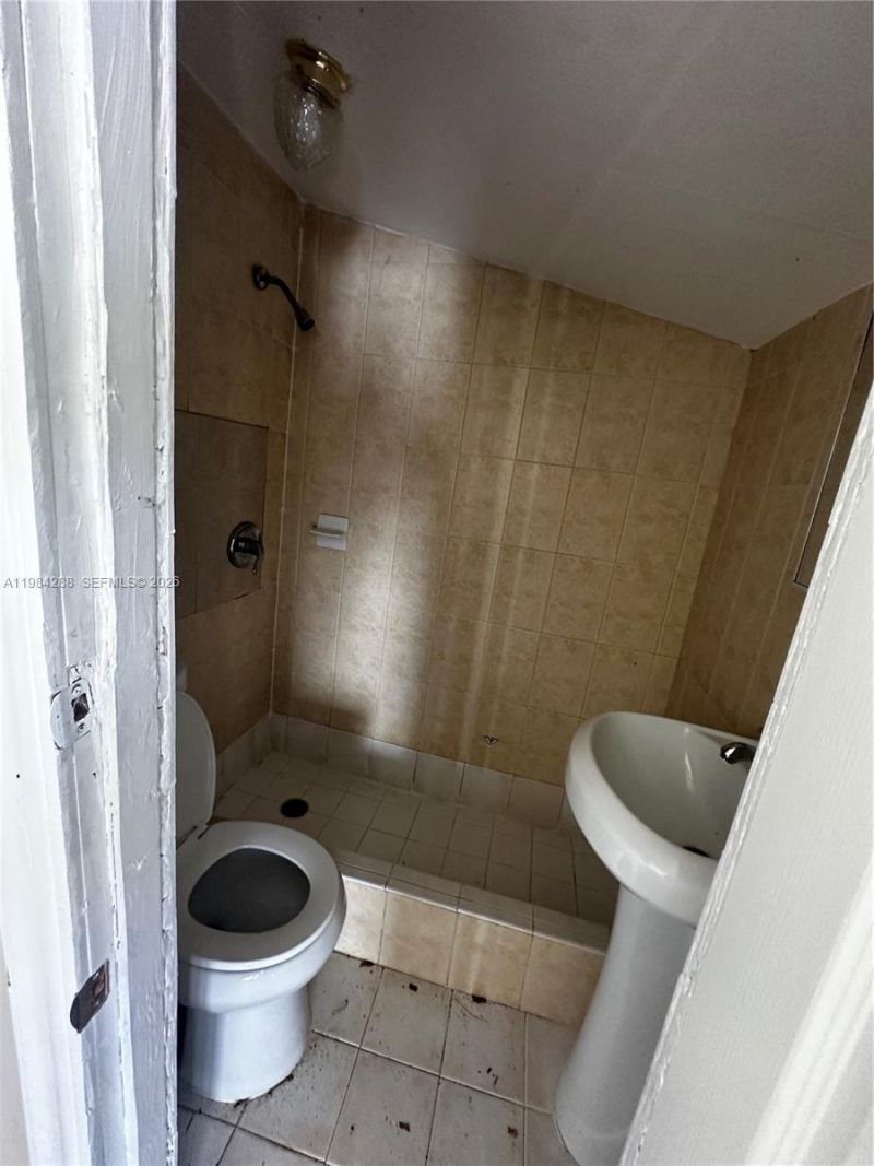 1919 SW 2nd St , Unit c, Miami, FL 33135 Photo