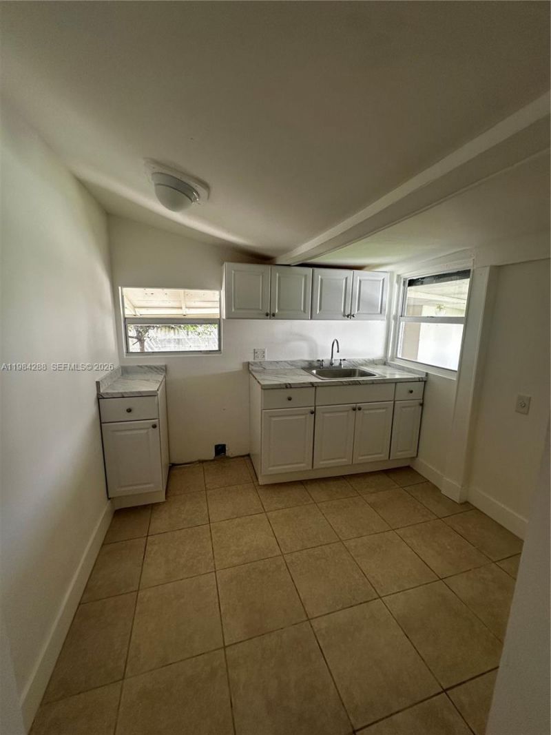 1919 SW 2nd St , Unit c, Miami, FL 33135 Photo