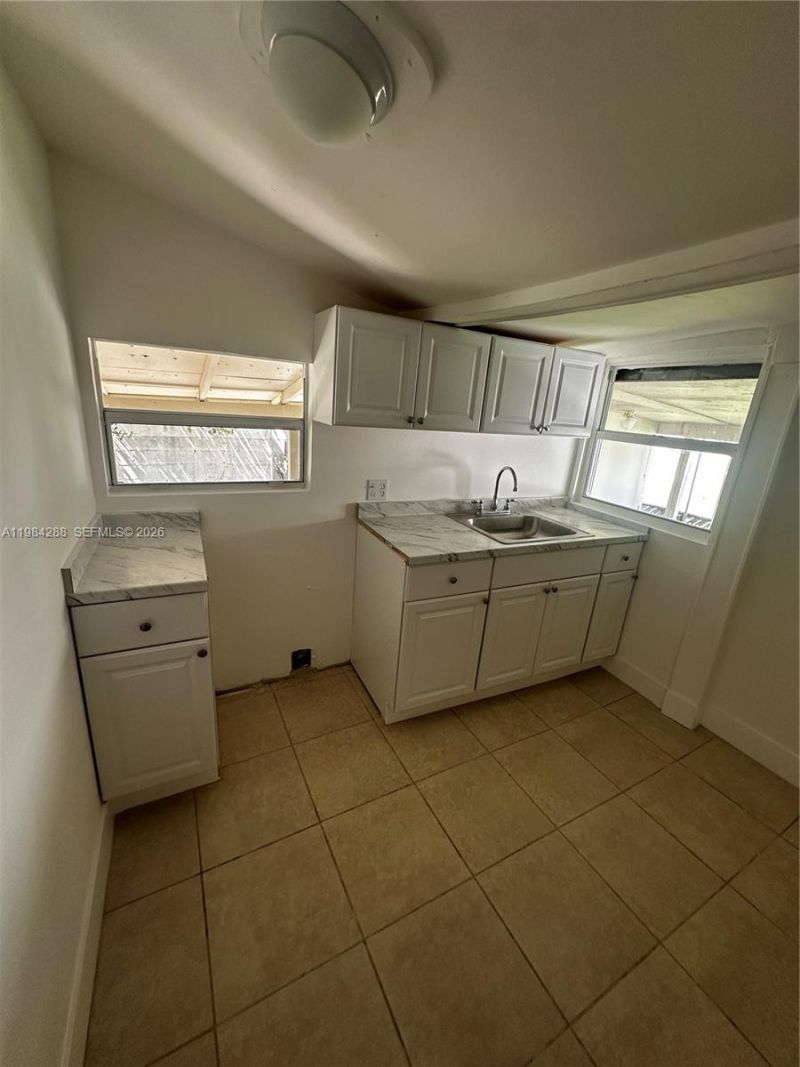 1919 SW 2nd St , Unit c, Miami, FL 33135 Photo