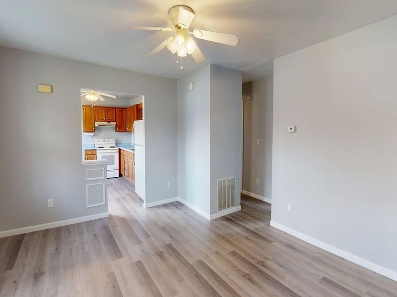 569 W Pearl Street, Willard, OH 44890 Photo 5