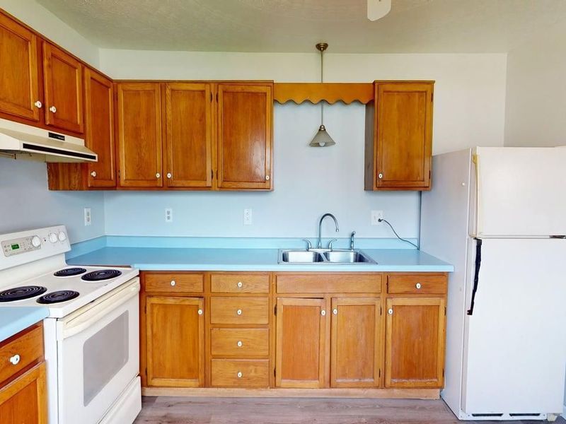 569 W Pearl Street, Willard, OH 44890 Photo 8