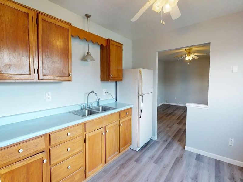 569 W Pearl Street, Willard, OH 44890 Photo 9