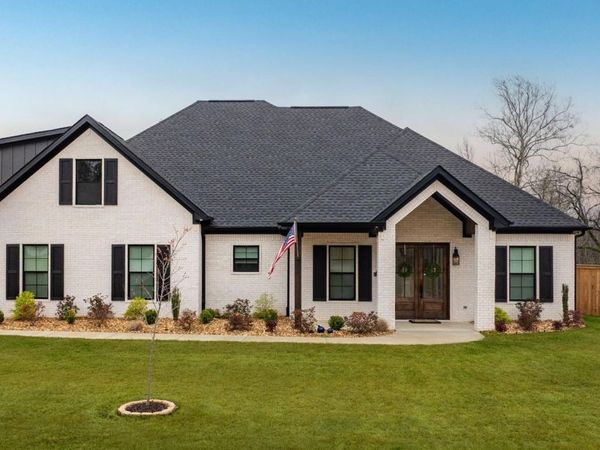 8036 N Shoreline Boulevard, Benton, AR 72019