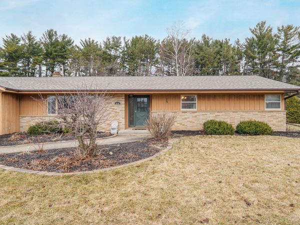 818 Huron Ave, Oostburg, WI 53070