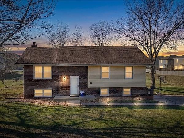 509 W South Street, Spring Hill, KS 66083