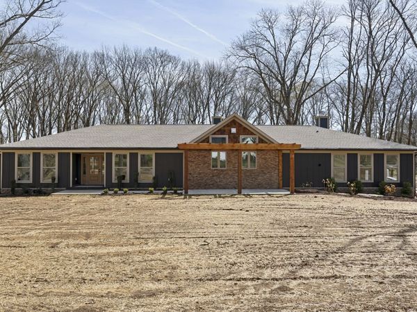 1328 Farmwood Dr, Murfreesboro, TN 37128