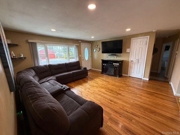 373 Port Avenue, Ronkonkoma, NY 11779