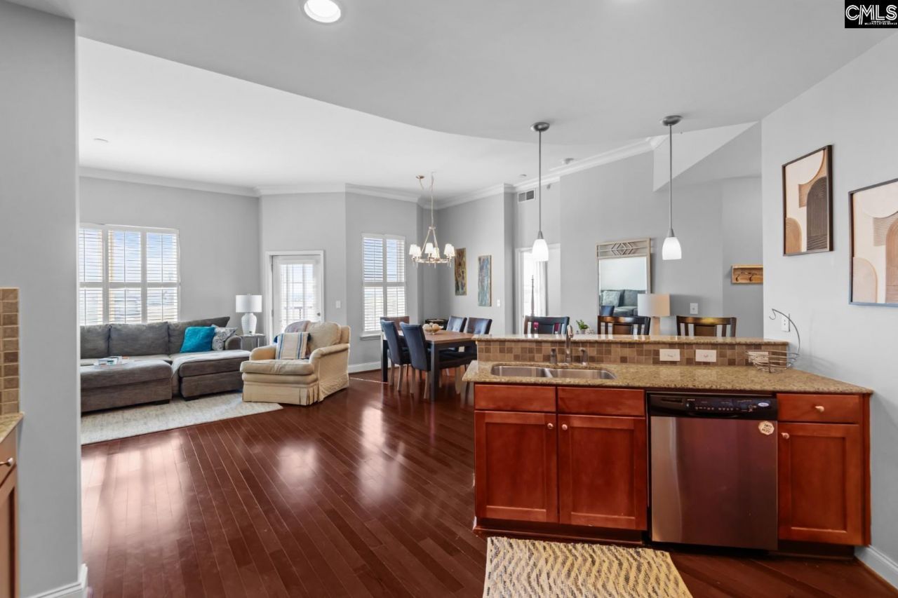 601 Main Street Photo 10