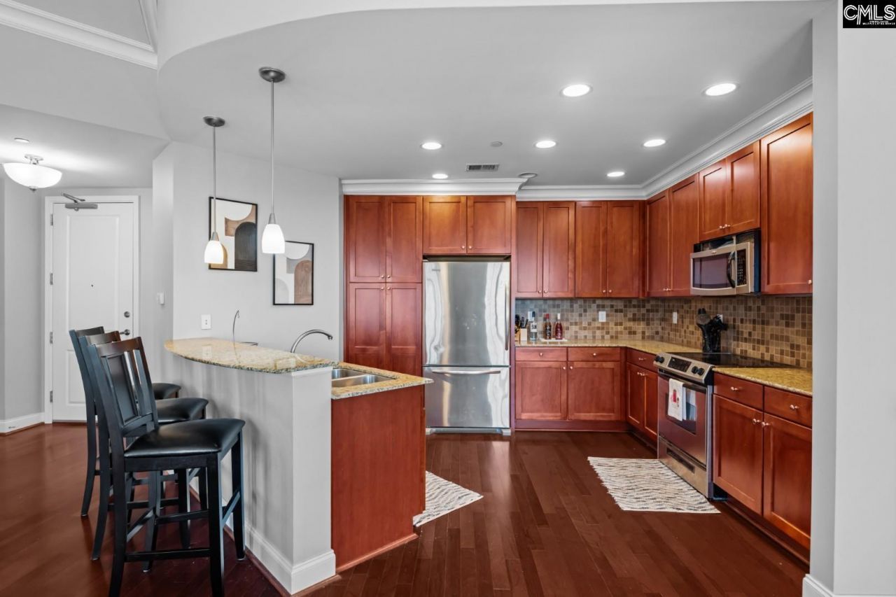 601 Main Street Photo 8