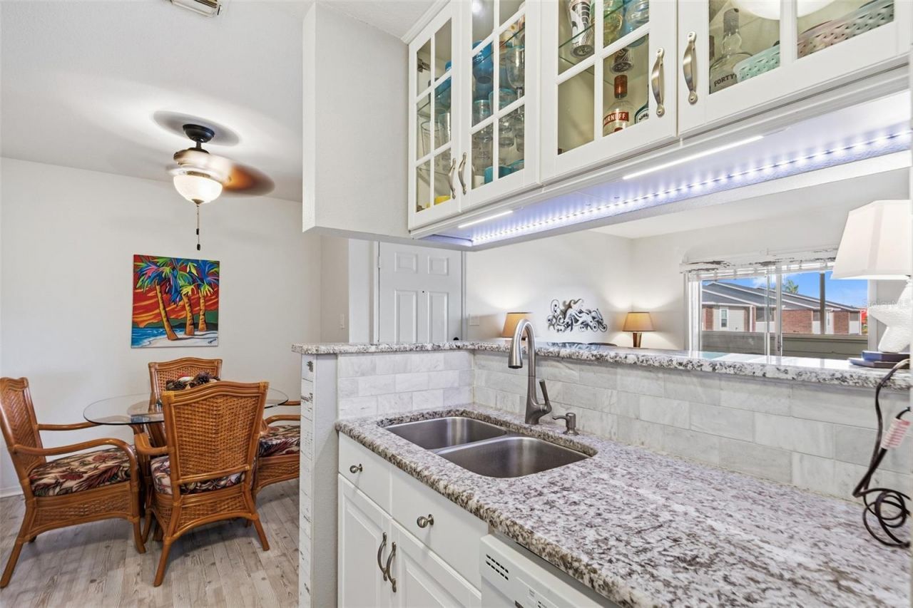 1400 Gandy Boulevard N, Unit 113, Saint Petersburg, FL 33702 Photo