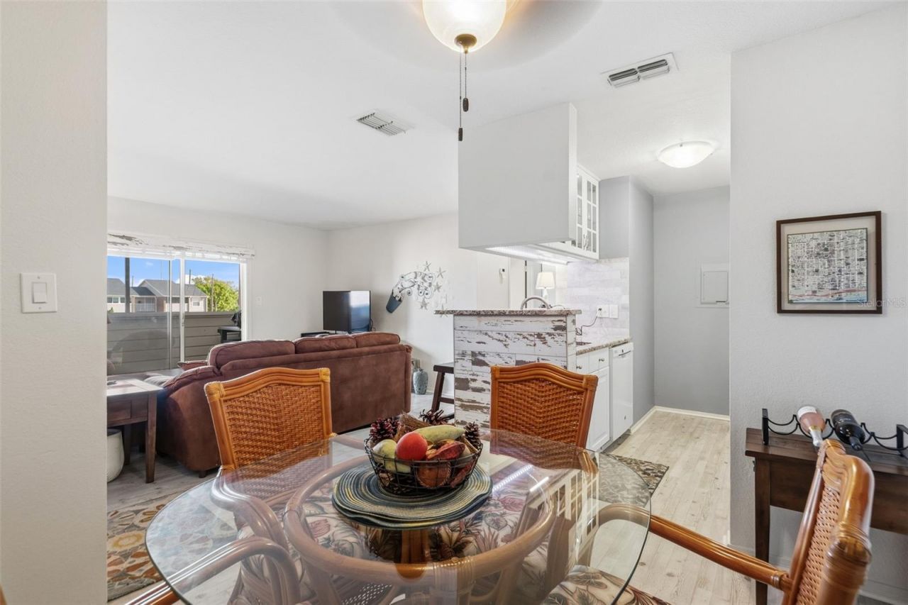 1400 Gandy Boulevard N, Unit 113, Saint Petersburg, FL 33702 Photo