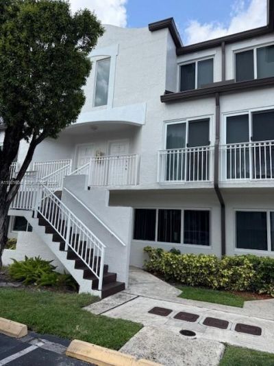 8665 NW 6th Ln, Unit 1-103, Miami, FL 33126 Photo