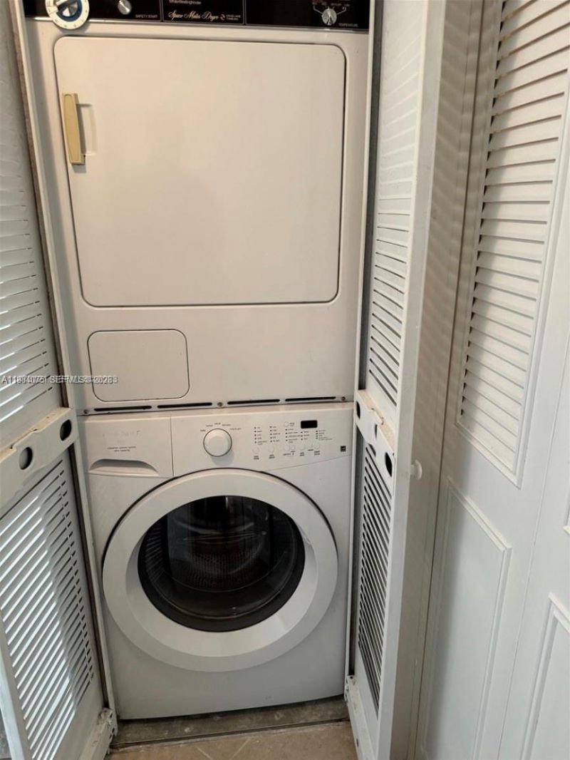 20850 San Simeon Way, Unit 107-5, Miami, FL 33179 Photo