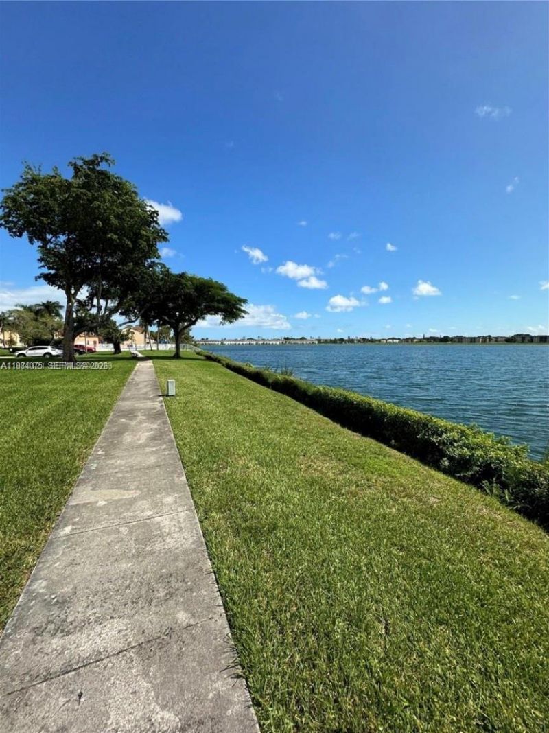 20850 San Simeon Way, Unit 107-5, Miami, FL 33179 Photo