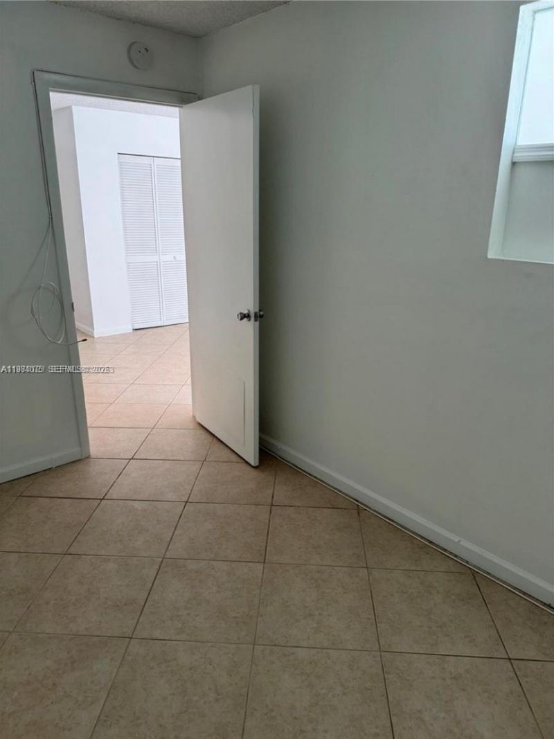 20850 San Simeon Way, Unit 107-5, Miami, FL 33179 Photo
