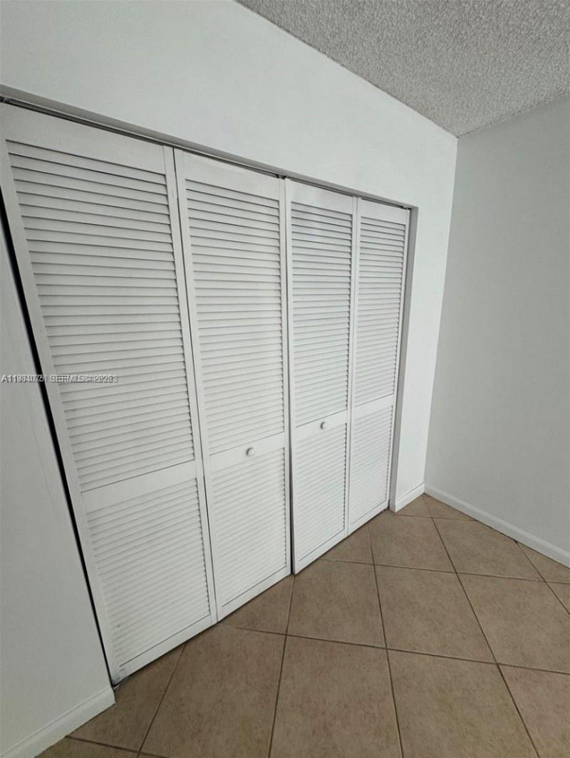 20850 San Simeon Way, Unit 107-5, Miami, FL 33179 Photo