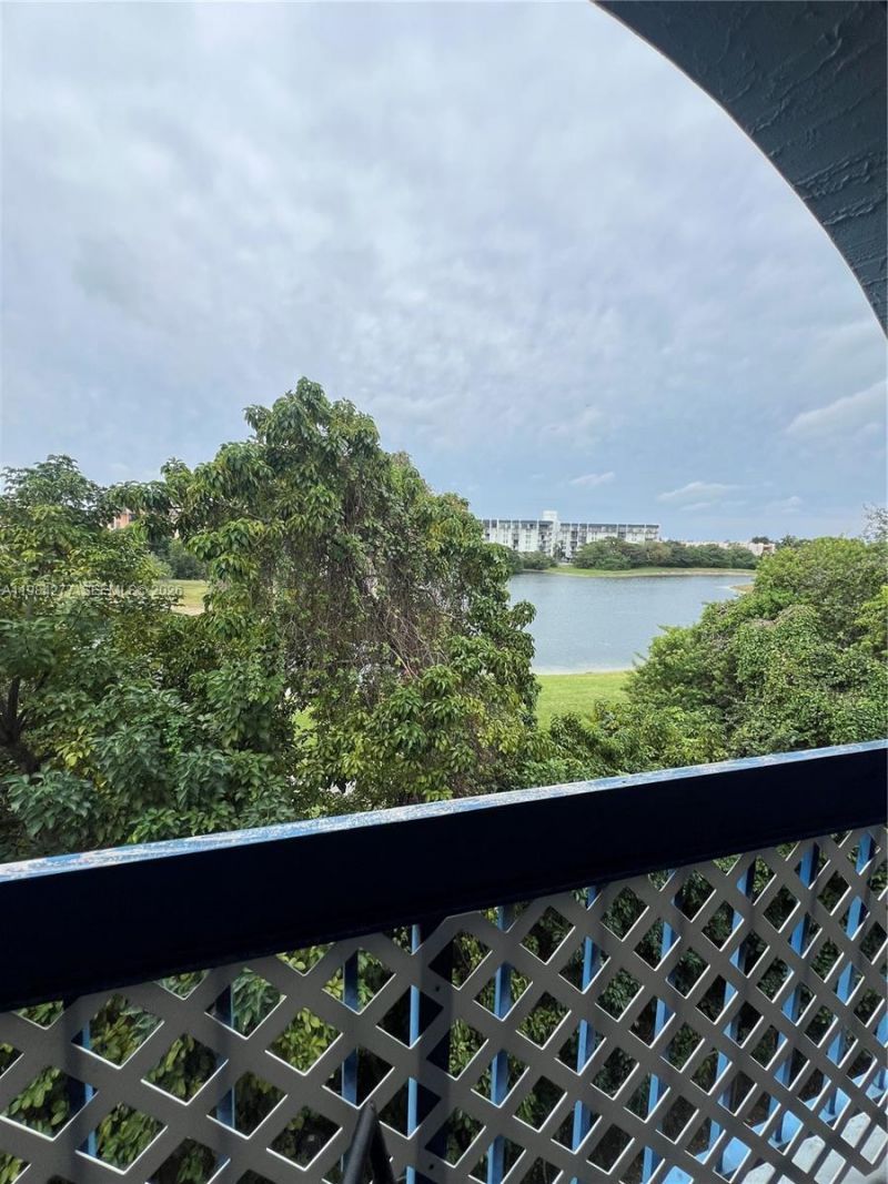 9440 Fontainebleau Blvd , Unit 503, Miami, FL 33172 Photo