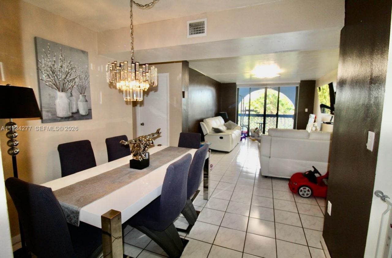 9440 Fontainebleau Blvd , Unit 503, Miami, FL 33172 Photo