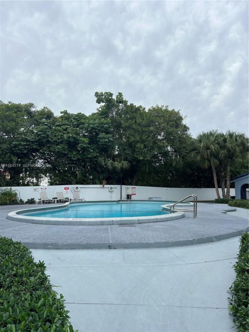 9440 Fontainebleau Blvd , Unit 503, Miami, FL 33172 Photo