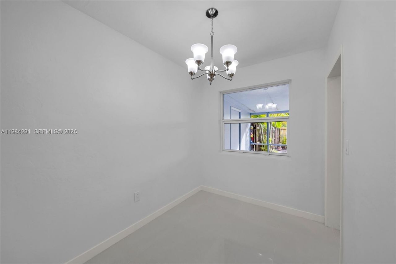27 Suffolk Ave , Hialeah, FL 33010 Photo