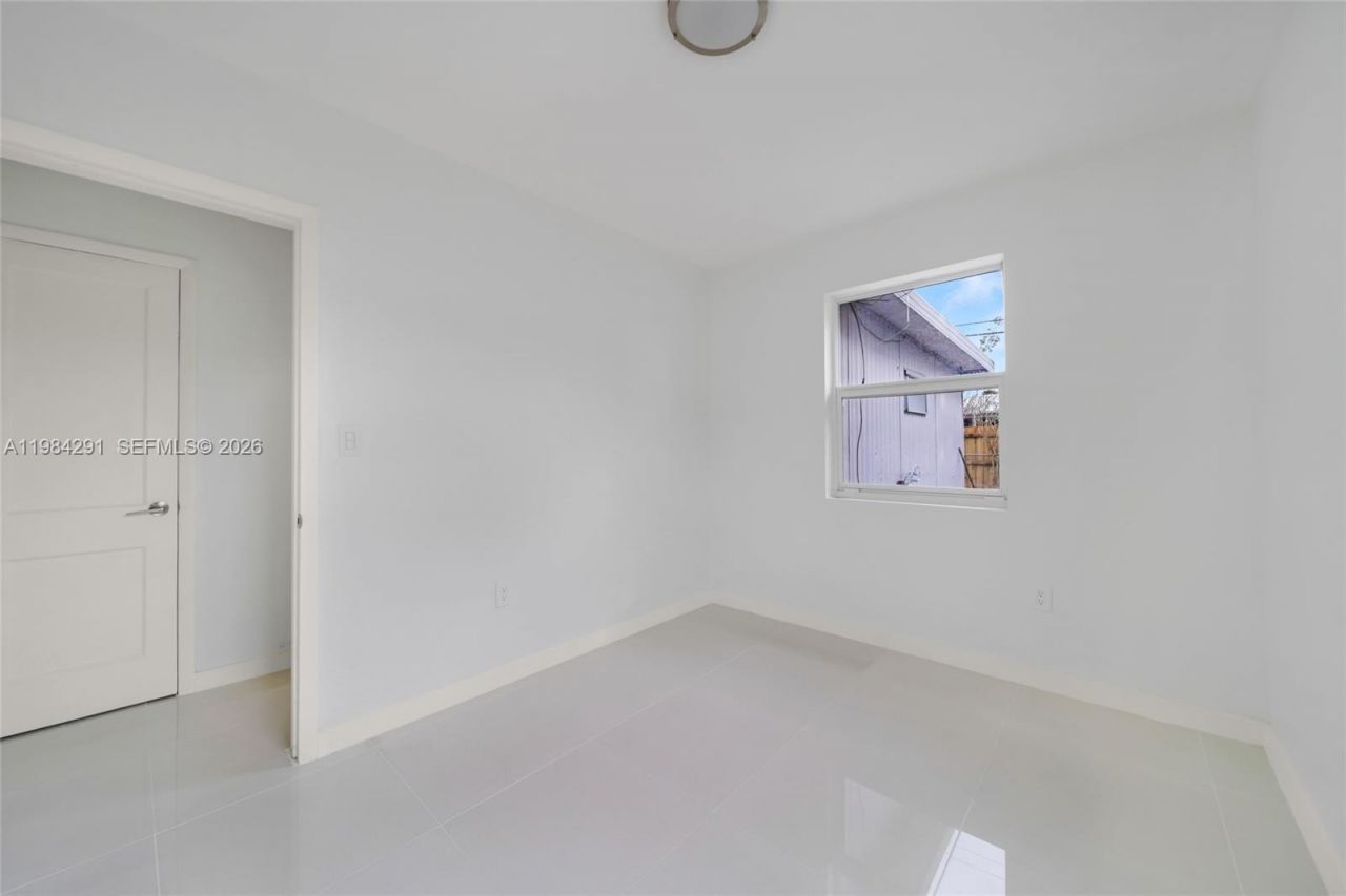 27 Suffolk Ave , Hialeah, FL 33010 Photo