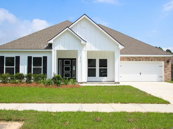 12715 Legacy Oaks Avenue, Central, LA 70818