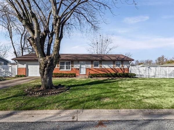 200 Utah Place , Bethalto, IL 62010