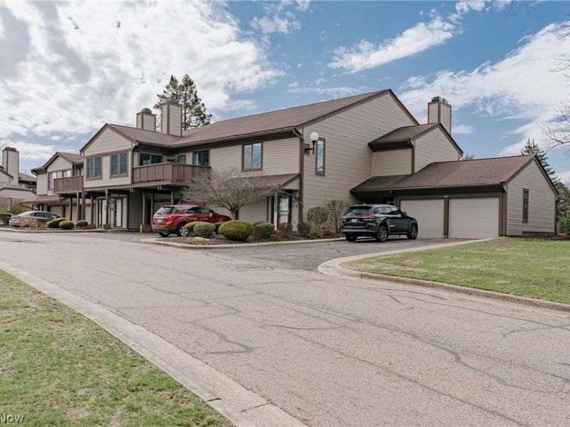 2889 Charing Cross Road NW, Canton, OH 44708 Photo 1