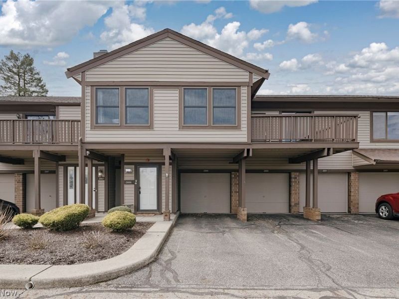 2889 Charing Cross Road NW, Canton, OH 44708 Photo 2