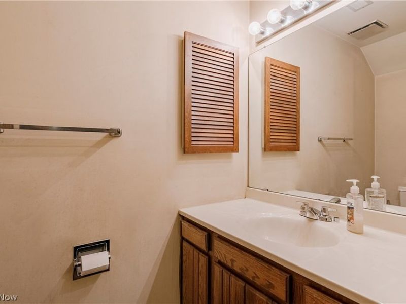 2889 Charing Cross Road NW, Canton, OH 44708 Photo 22