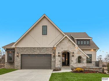 10306 Shepard Street, Papillion, NE 68046