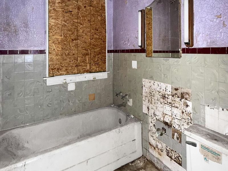 427 W Fairview Avenue , Dayton, OH 45405 Photo 9