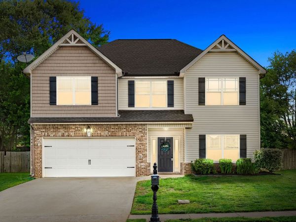 735 Sturdivant Dr , Clarksville, TN 37042