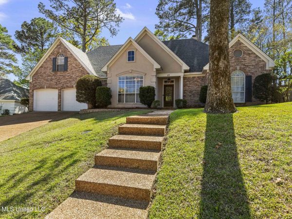 69 Moss Woods Drive, Madison, MS 39110