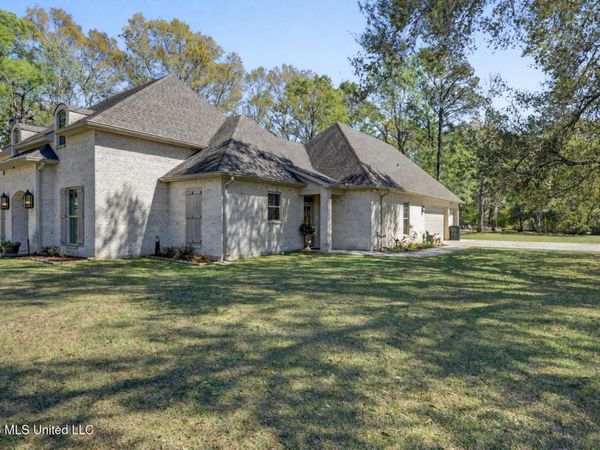 49 Lancair Drive, Picayune, MS 39466