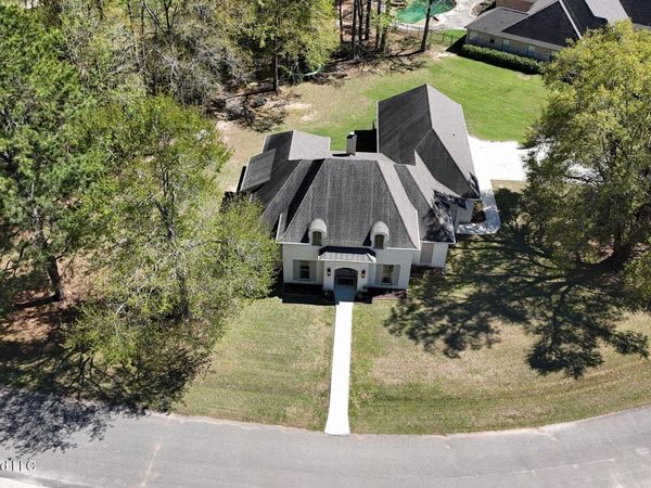 49 Lancair Drive, Picayune, MS 39466