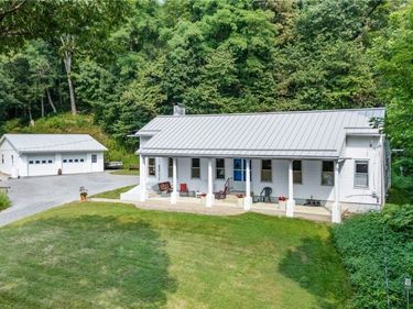 940 East Lake Road, Dundee, NY 14837