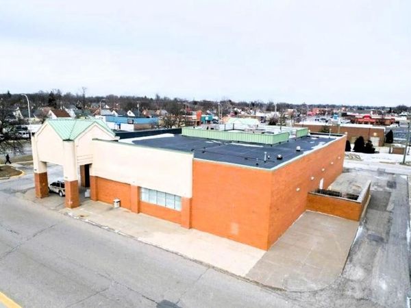 13545 Eureka Road, Southgate, MI 48195