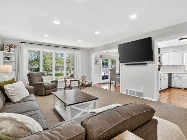 2405 Quinwood Lane N, Plymouth, MN 55441