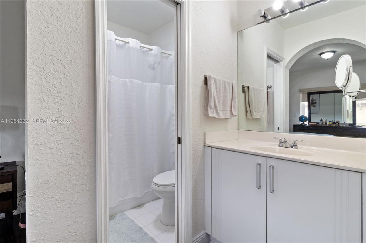 13758 SW 170th Ln , Miami, FL 33177 Photo