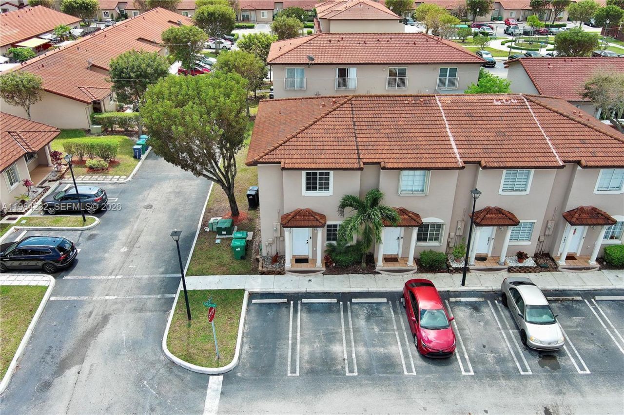 13758 SW 170th Ln , Miami, FL 33177 Photo