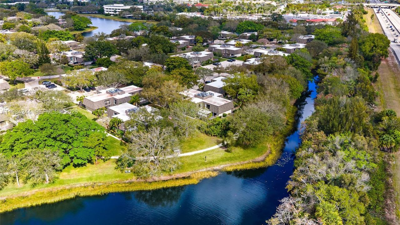 506 5th Ter , Palm Beach Gardens, FL 33418 Photo