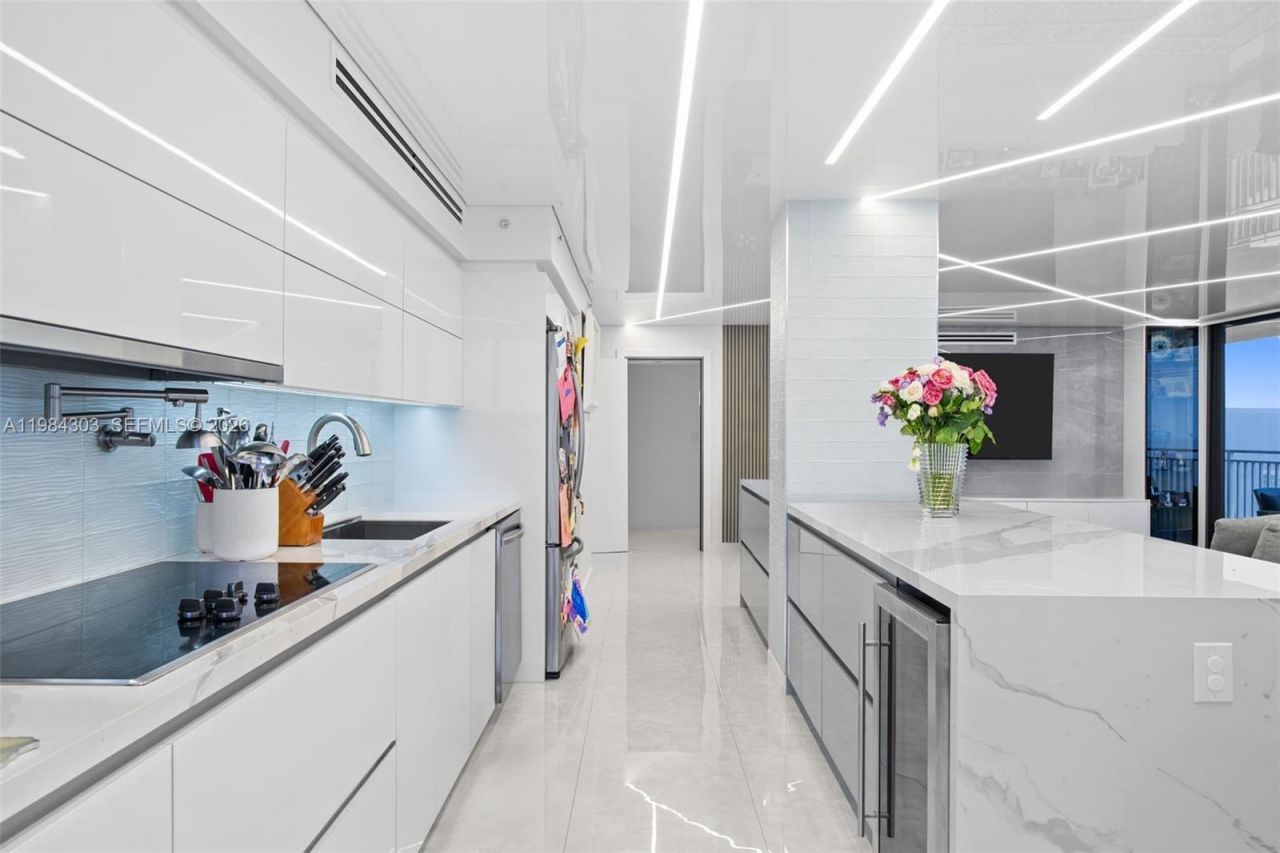 210 174th St , Unit 2319, Sunny Isles Beach, FL 33160 Photo