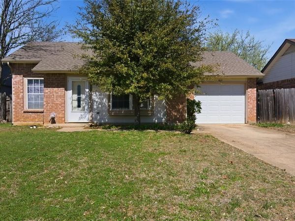 4621 Waterway Drive N, Fort Worth, TX 76137