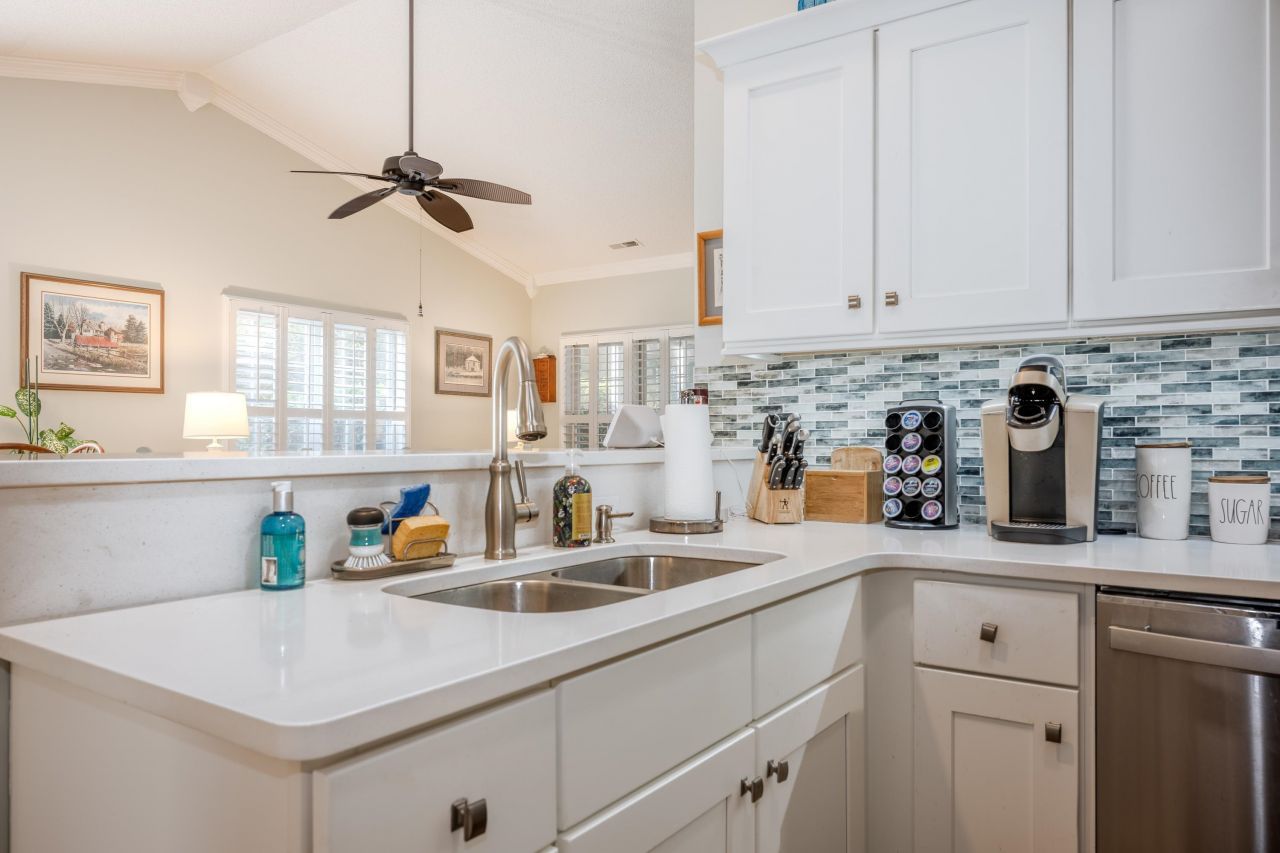 4509 Lightkeepers Way Photo 8